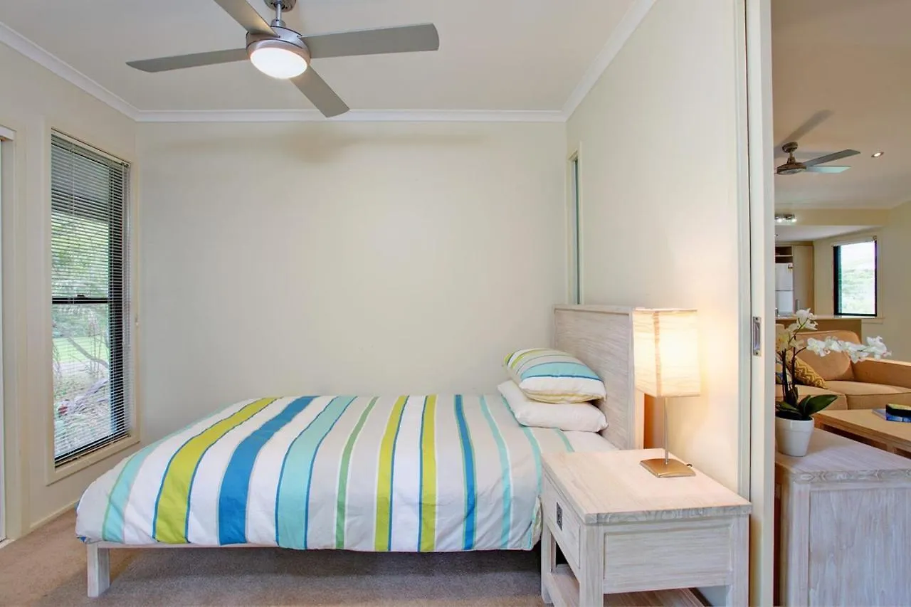 بيت للعطل 6 Orania Court Rainbow Shores رينبو بيتش أستراليا